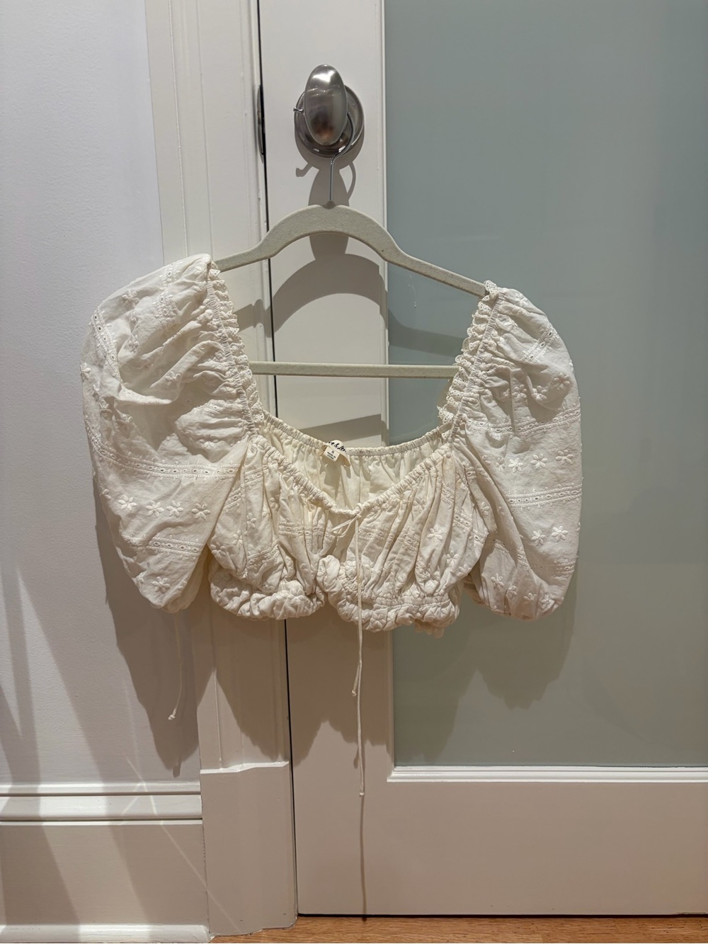 Lovers + Friends Ivory Puff-Sleeve Cropped Blouse